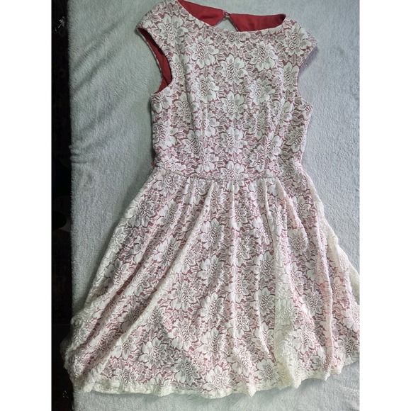 Maggie London Lace Fit Flare Dress Size 10 Ivory Red Lined Cocktail Wedding - Picture 2 of 10